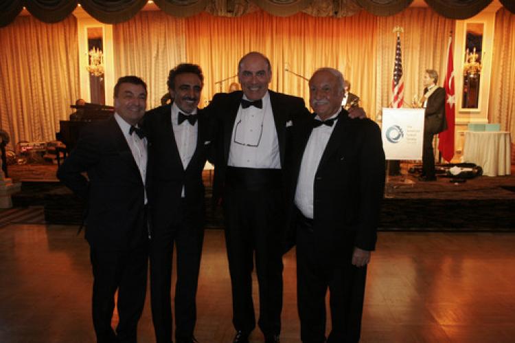 Özyeğin ve Ulukaya'ya Amerikan-Türk Toplumu'ndan 'Onur Ödülü'