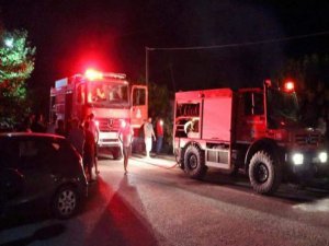 Türk diplomatların araçları kundaklandı