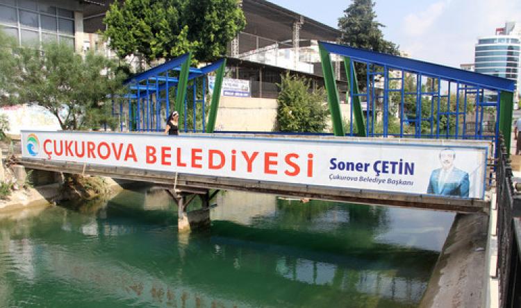 Halk Günü’nde mahallelinin istediği köprü yapıldı