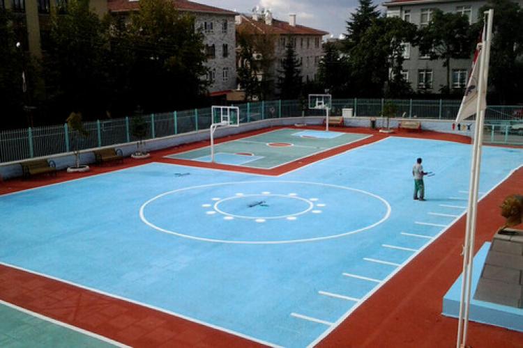 Çankaya Belediyesi okul bahçelerini renklendiriyor