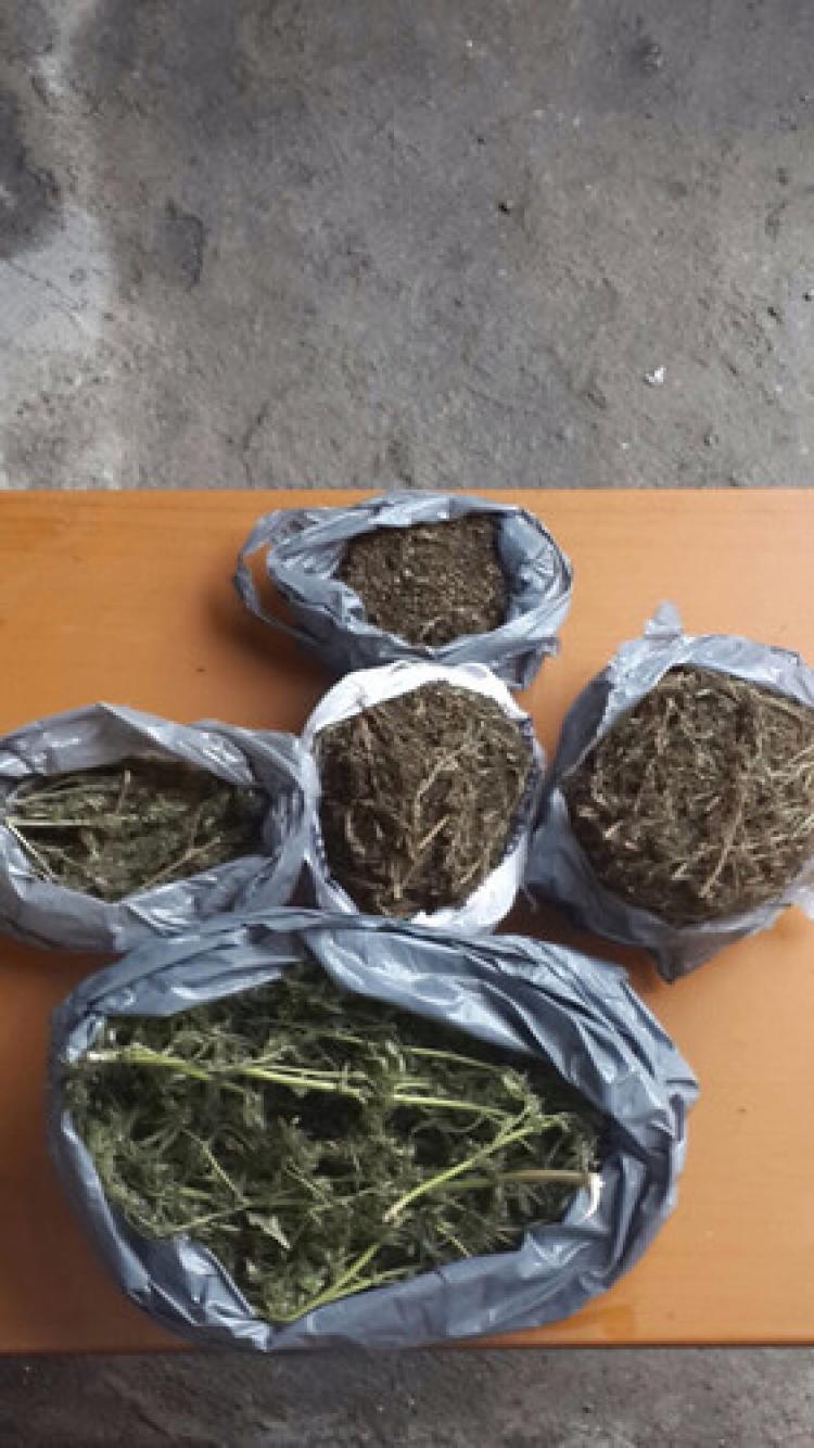 Jandarma Dikbıyık'ta 2 kilo 652 gram kubar esrar ele geçirildi