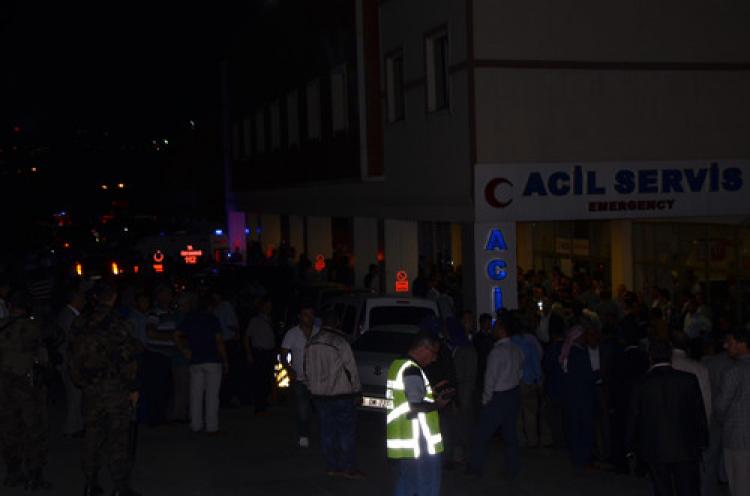 AK Parti konvoyunda kaza: 6 yaralı