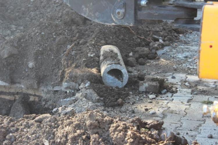 Kanalizasyona beton dökmüşler