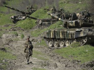 Azerbaycan'da askeri üste patlama