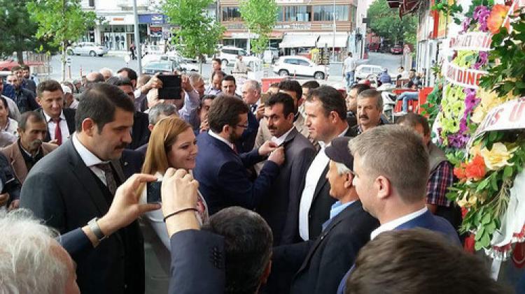 Belediye Başkanı ve meclis üyeleri MHP’ye geçti