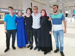 Serbest bırakılan 6 Türk yurda döndü
