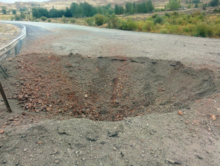 Yoldaki patlayıcı imha edildi