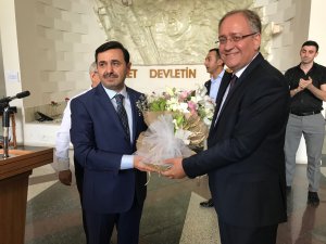 Bursa'da Başsavcı personelle vedalaştı