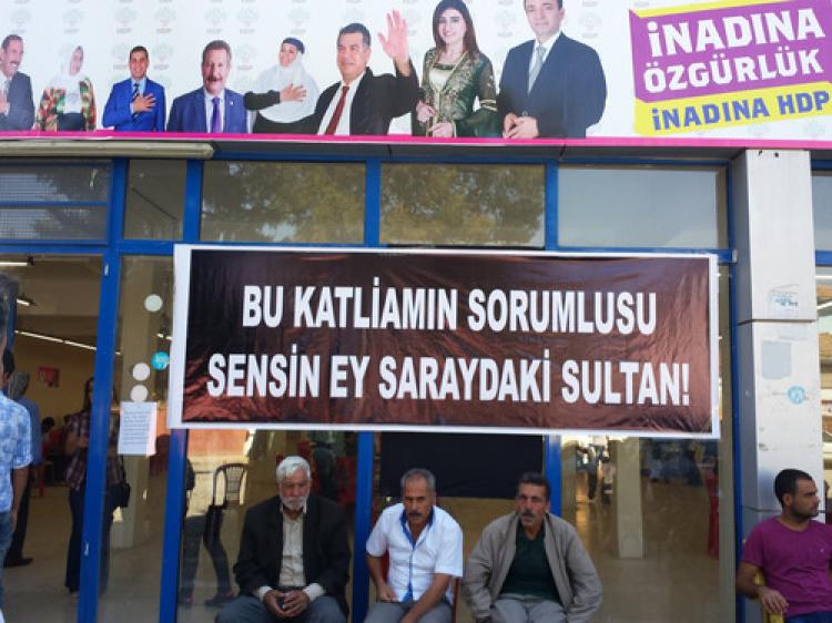 HDP’den tepki pankartı
