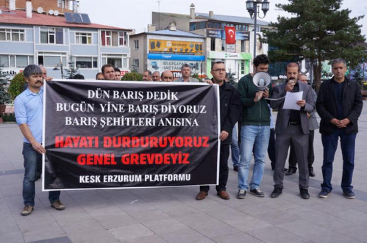 KESK Platformu, Erzurum'da oturma eylemi gerçekleştirdi