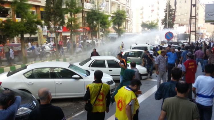Protestoya polis müdahale etti