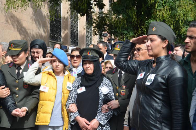 Şehit onbaşı son yolculuğuna uğurlandı