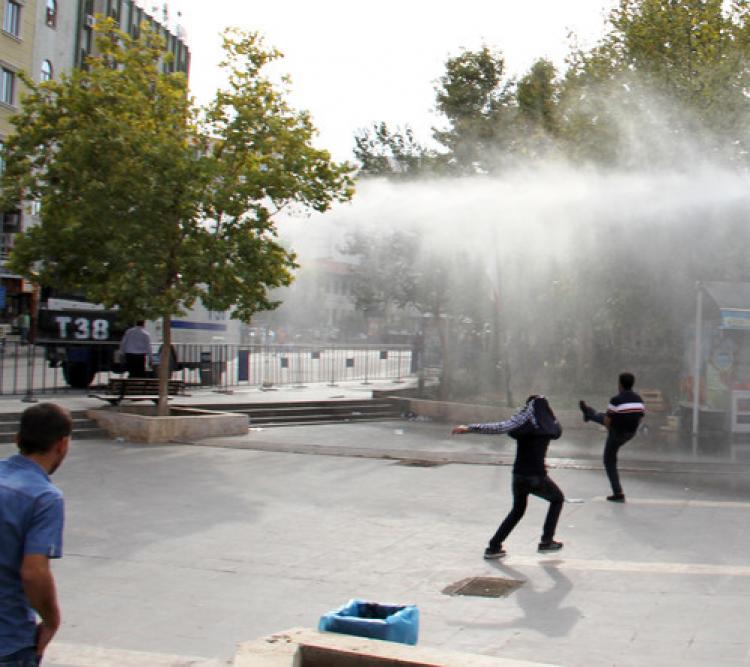 Diyarbakır yine karıştı