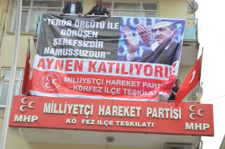 MHP'den bir pankart daha