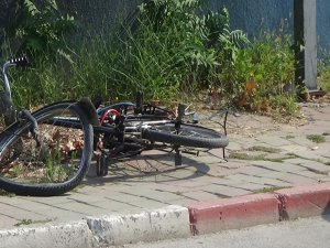 Bursa'da bisiklet sürücüsü ölümden döndü
