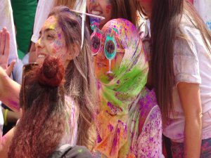Bursa'da renkli koşu festivali