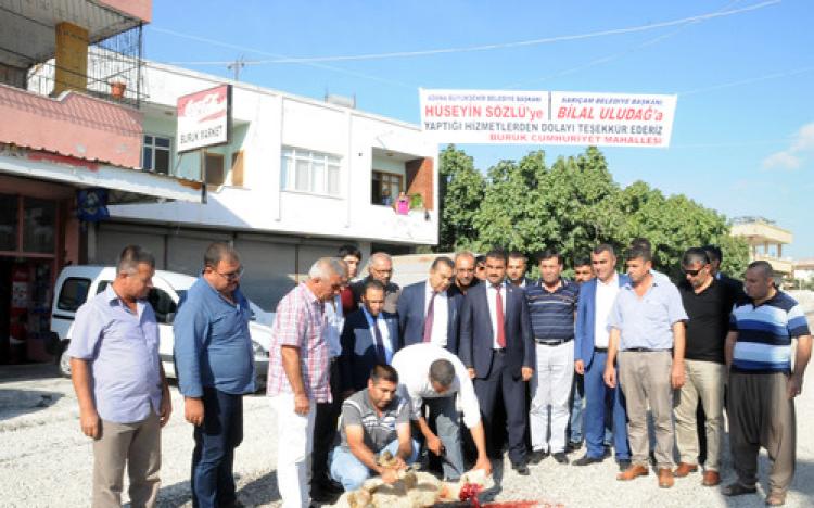 Mahalle sakinlerinden Başkan Uludağ’a 'yol' teşekkürü