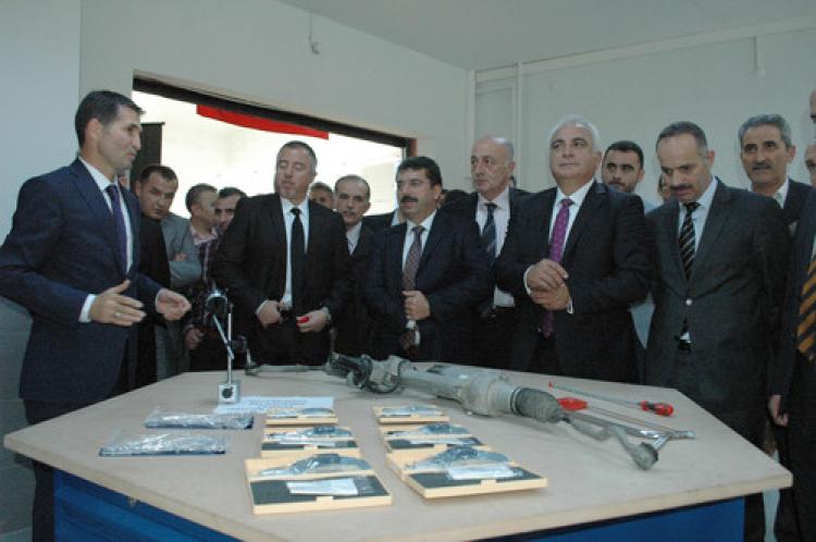 Mercedes'ten Çarşamba Teknik Lisesi'ne özel laboratuvar