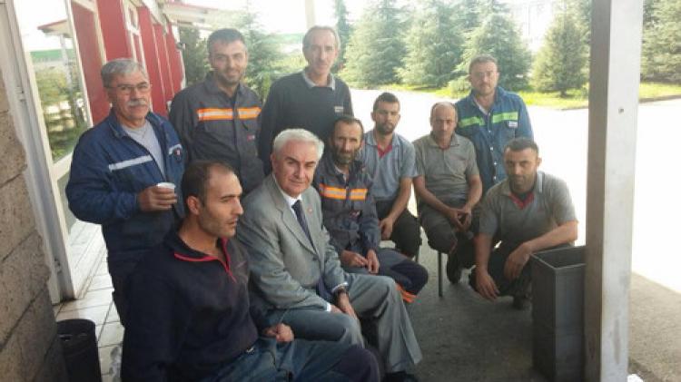 Milletvekili adayı Teber, öğle yemeğini işçilerle yedi