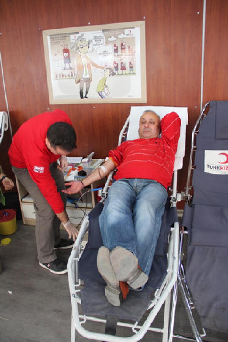 Kızılay, alışveriş merkezinde kan topladı