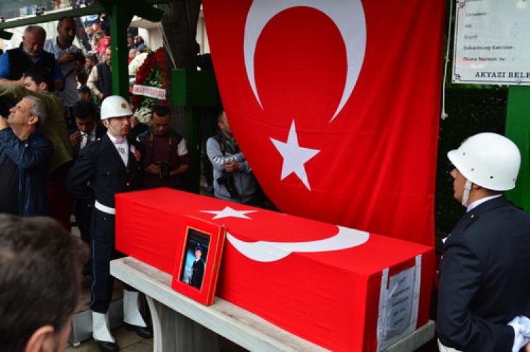 Şehit polis Çelik, son yolculuğuna uğurlandı