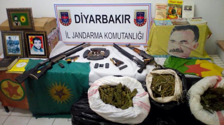 Jandarma: Mezarlığa karışmadık, oradaki kaçak yapıları yıktık