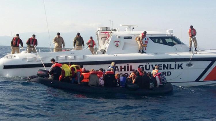 Bin 368 kaçak göçmeni kurtarıldı