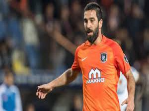 Arda Turan ıslıklandı