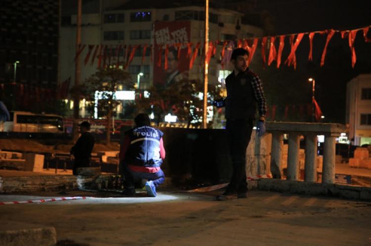 Önce arkadaşını, sonra kendini vurdu