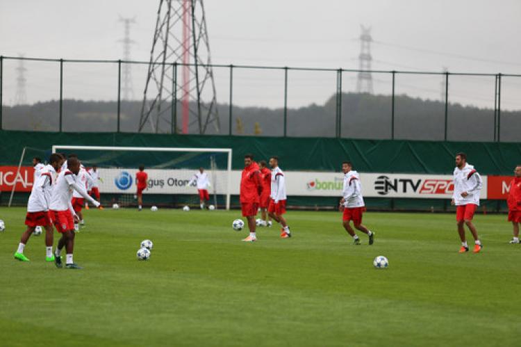 Galatasaray'a konuk olacak Benfica, Kasımpaşa'nın konuğu oldu