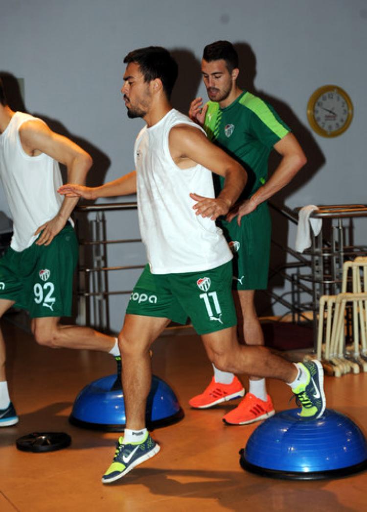 Bursaspor, salonda çalıştı