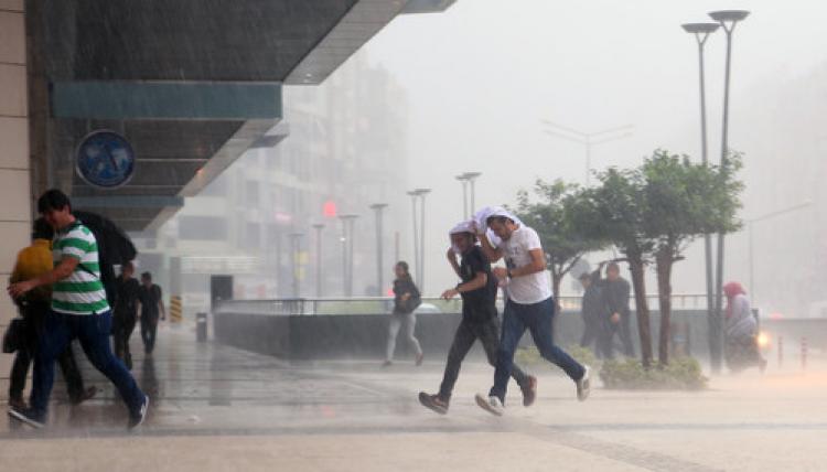 Yarım saatte metrekareye 50 kilo yağış düştü