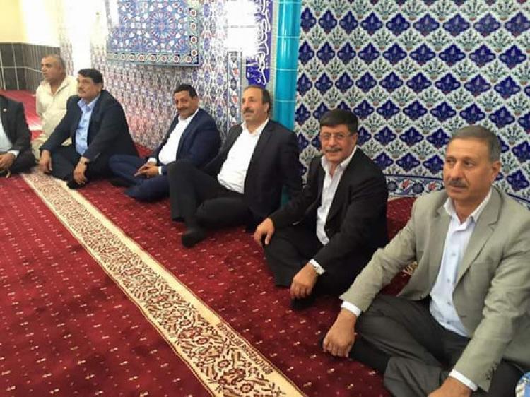 AKP milletvekilleri camide oy istedi