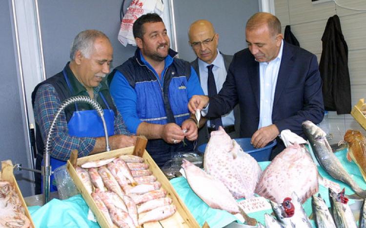 Gürsel Tekin: 17 ve 25 Aralık’ı yedi cihan bir araya gelse unutturamaz