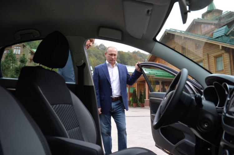 Putin, Lada’nın yeni modelini denedi; “hız sınırını aştım”