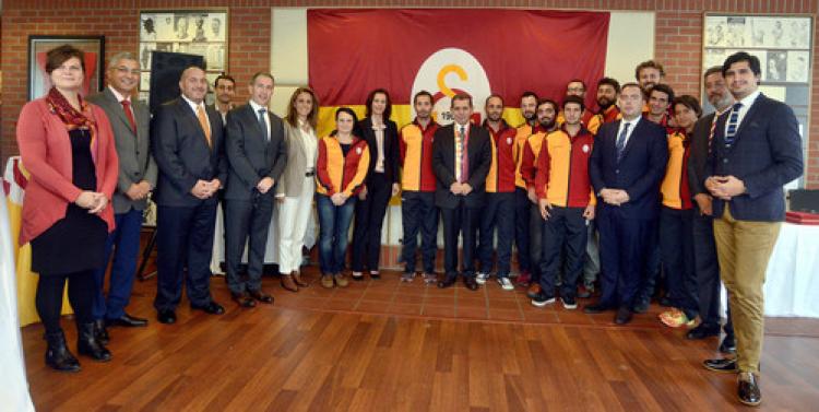 Galatasaray'da Başkan Özbek ile yelkenciler Kalamış'ta buluştu