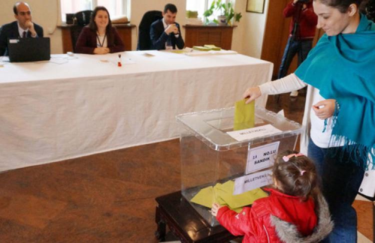 Çin’deki Türk vatandaşları oy kullanmaya başladı