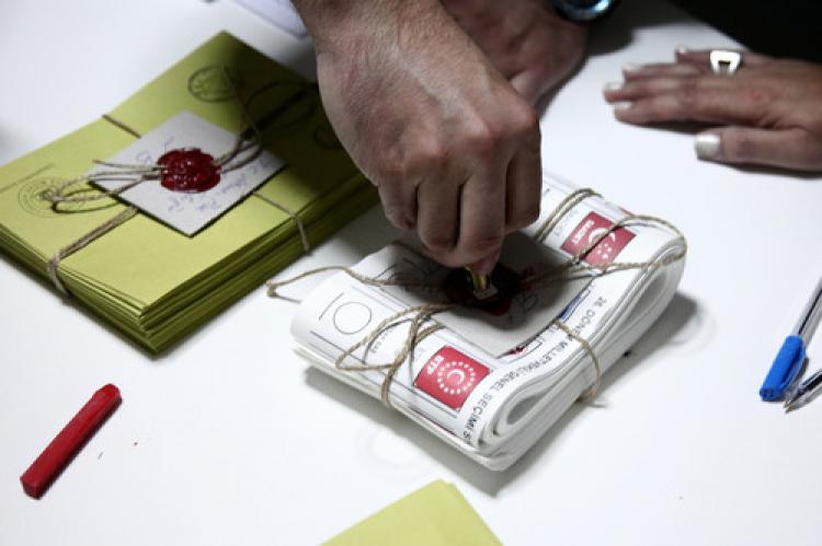 Yunanistan'da oy verme işlemi sona erdi