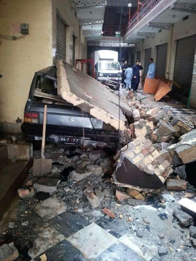Deprem bilançosu artıyor: 88 ölü, 400 yaralı