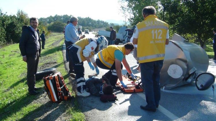 Kamyonet ile otomobili biçti: 1 ölü, 3 yaralı