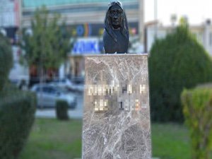 Zübeyde Hanım'ın anıtına saldırı