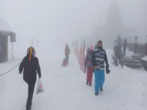 Uludağ'da kayakçılara sis engeli