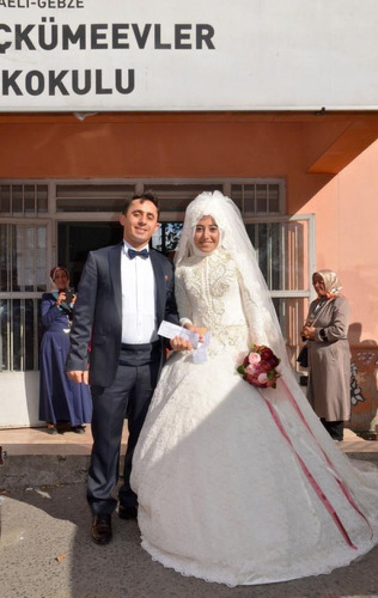 Önce sandığa, sonra düğüne