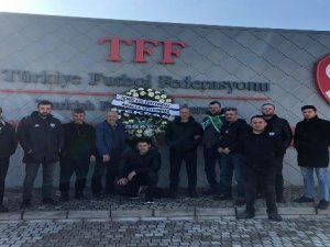 Bursaspor taraftarları TFF'yi protesto etti
