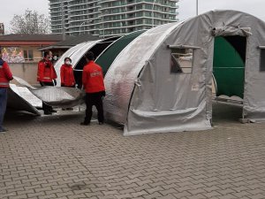 Bursa'daki hastanelere korona çadırları kuruldu