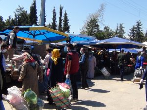 Bursa'da pazarlar doldu taştı