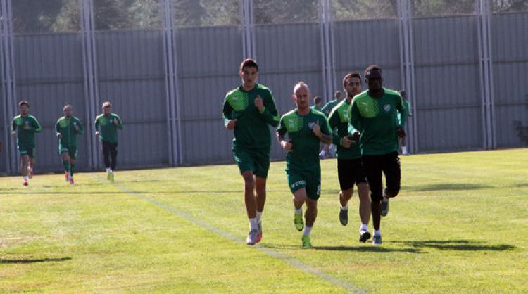 Bursaspor’dan Beşiktaş için neşeli idman