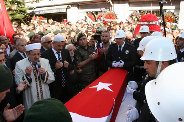 Şehit polis, ebediyete uğurlandı