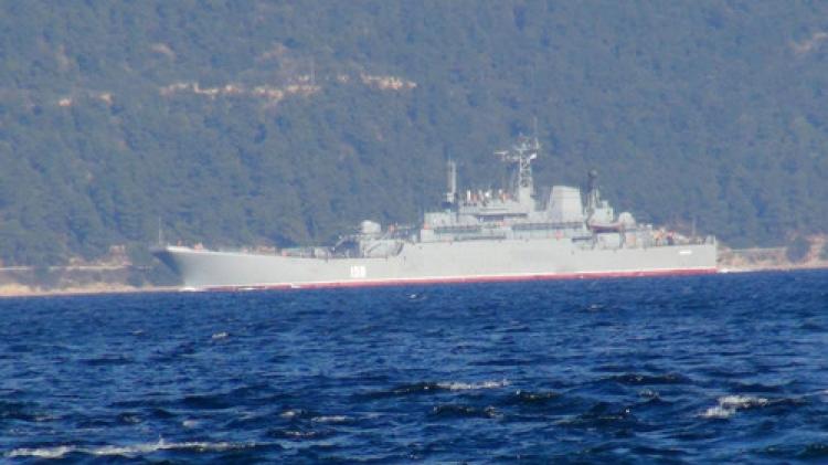 Çanakkale Boğazı'ndan Rus savaş gemisi