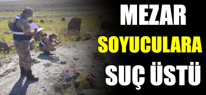 Mezarlığı kazarken yakalandılar